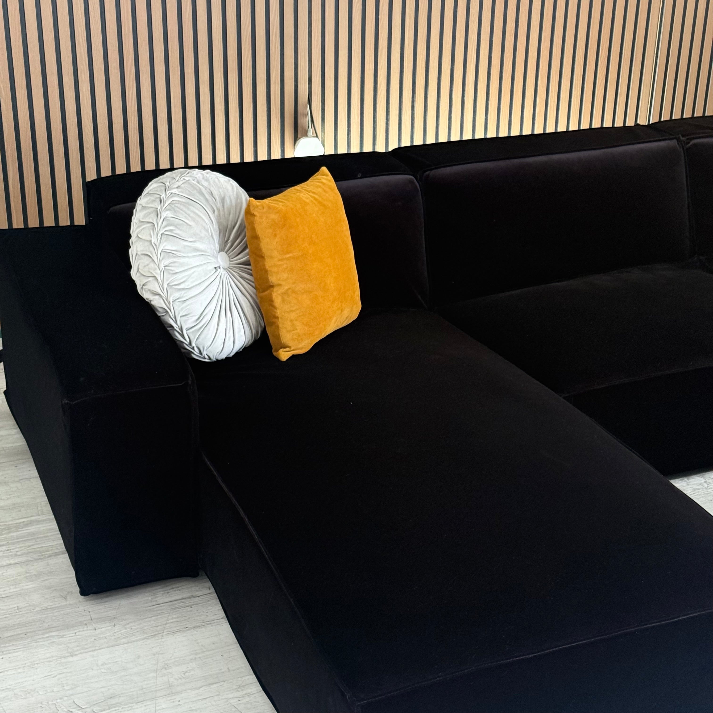 Modular Sectional + Ottoman XL – Gray