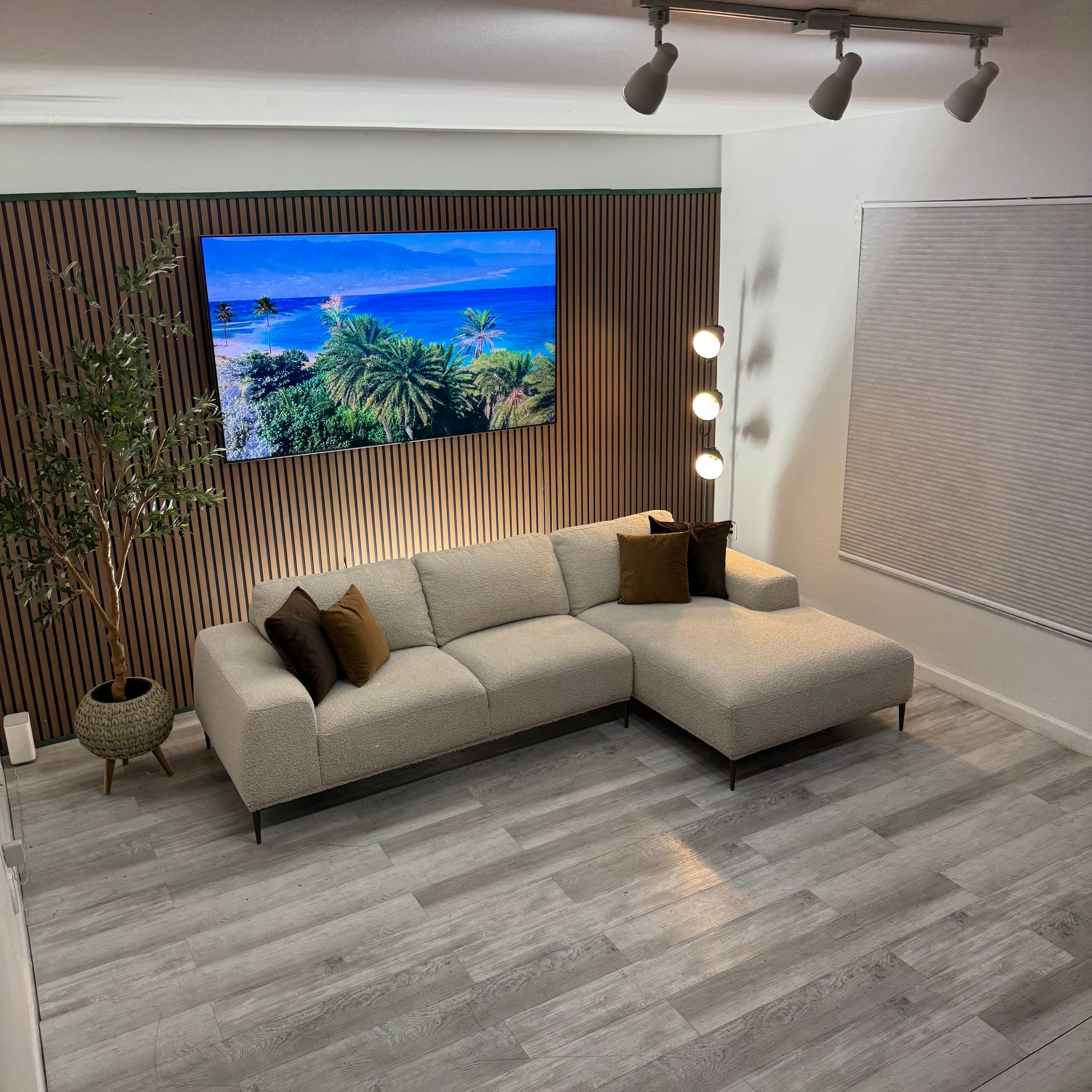 Sectional Couch L-Shaped - Right Chaise