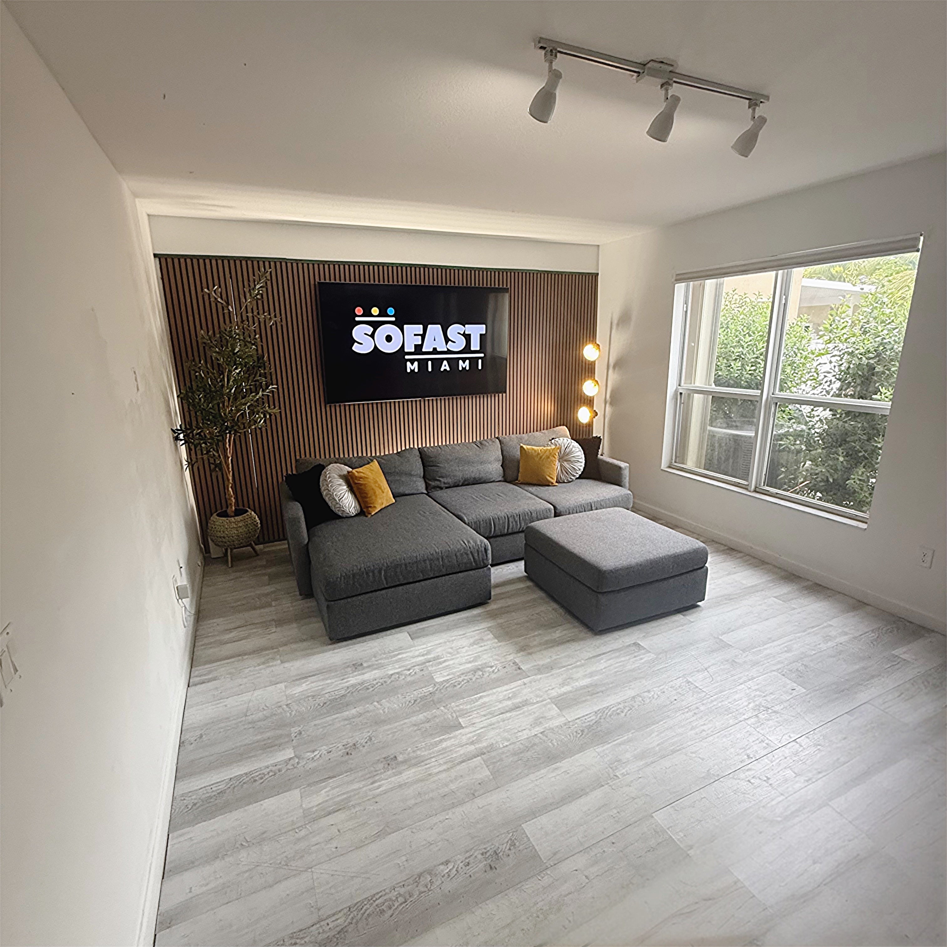 Sectional Couch with Ottoman – Dark Gray Fabric