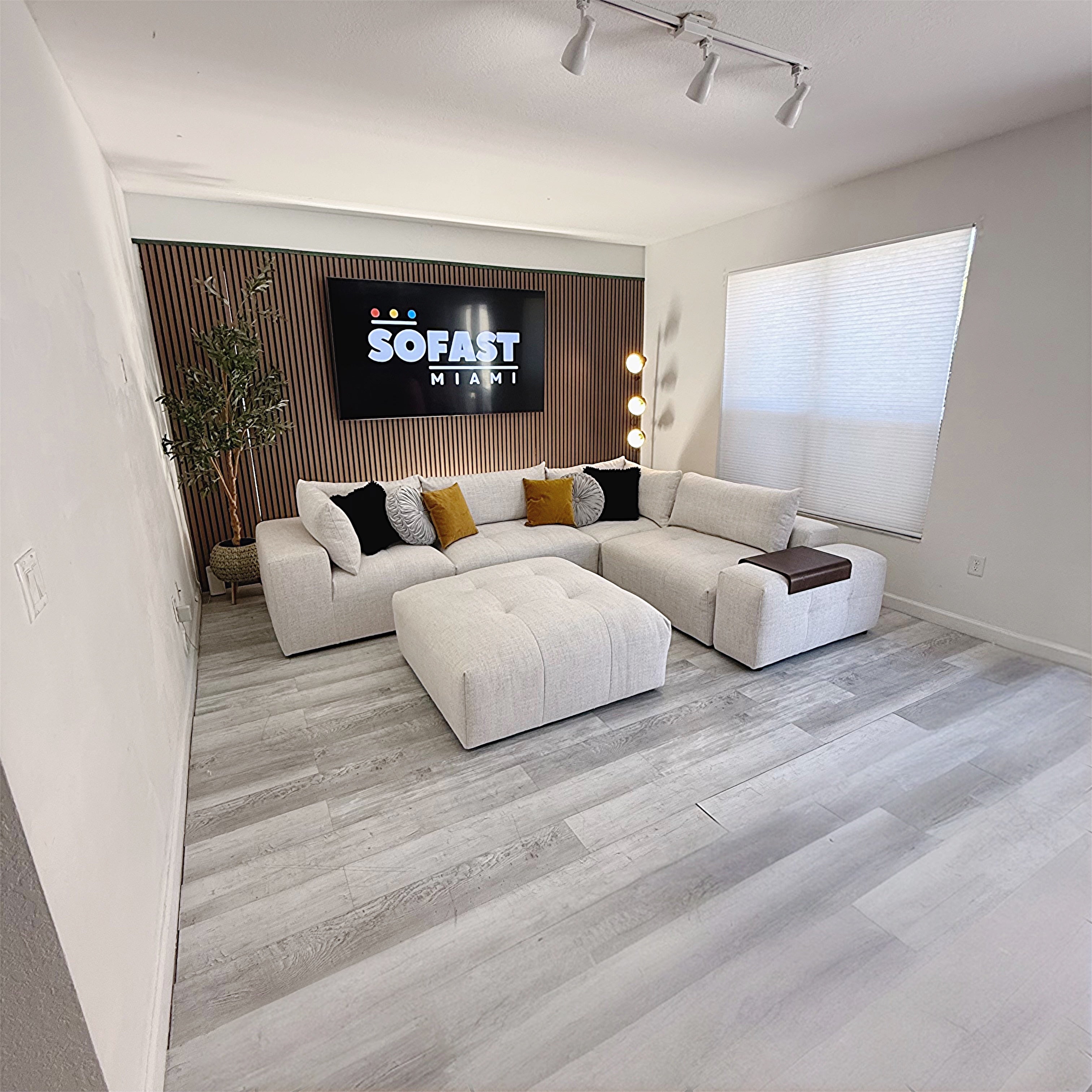 Sectional Modular Couch – Gray Performance Fabric