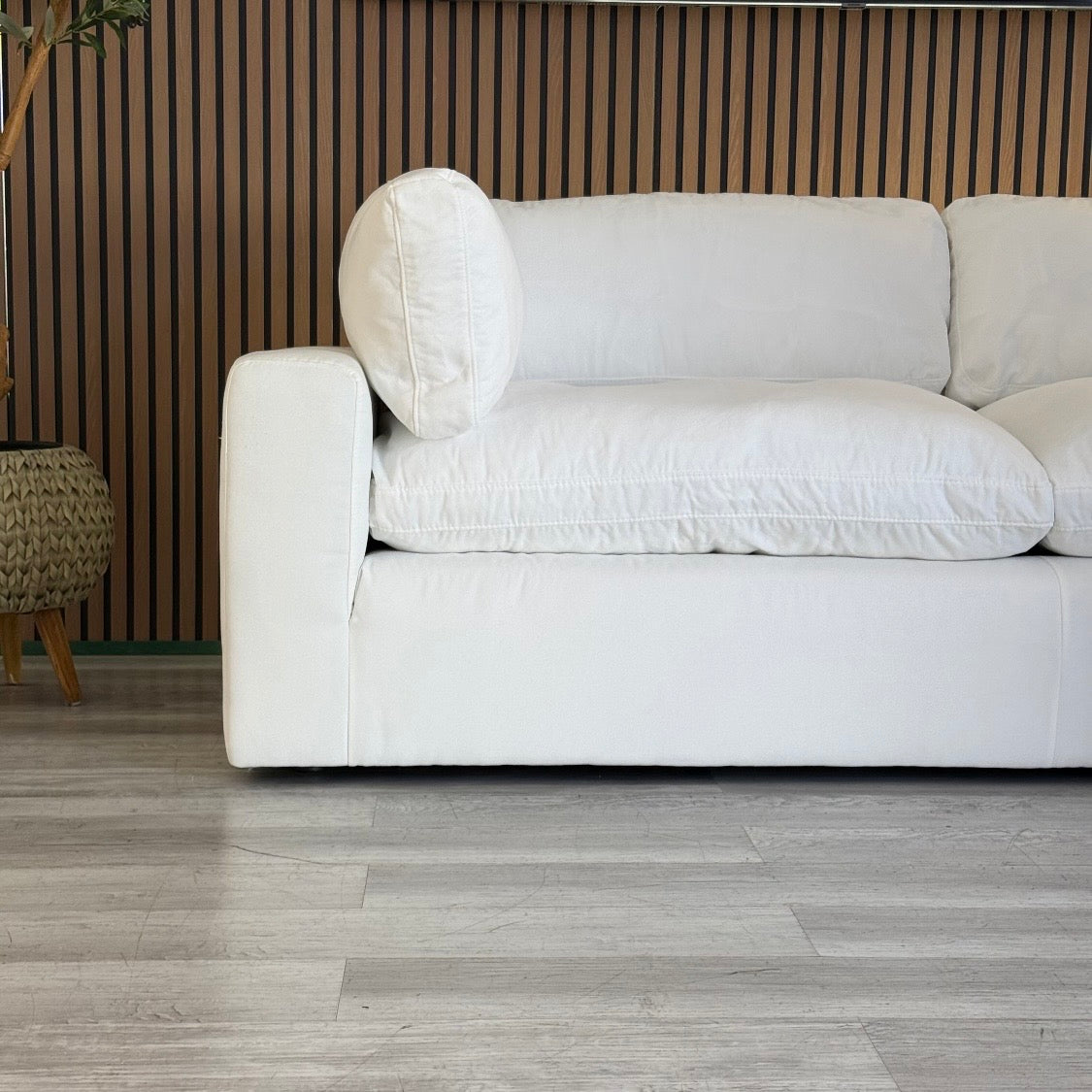 Grant White Fabric Sofa – White – Like New