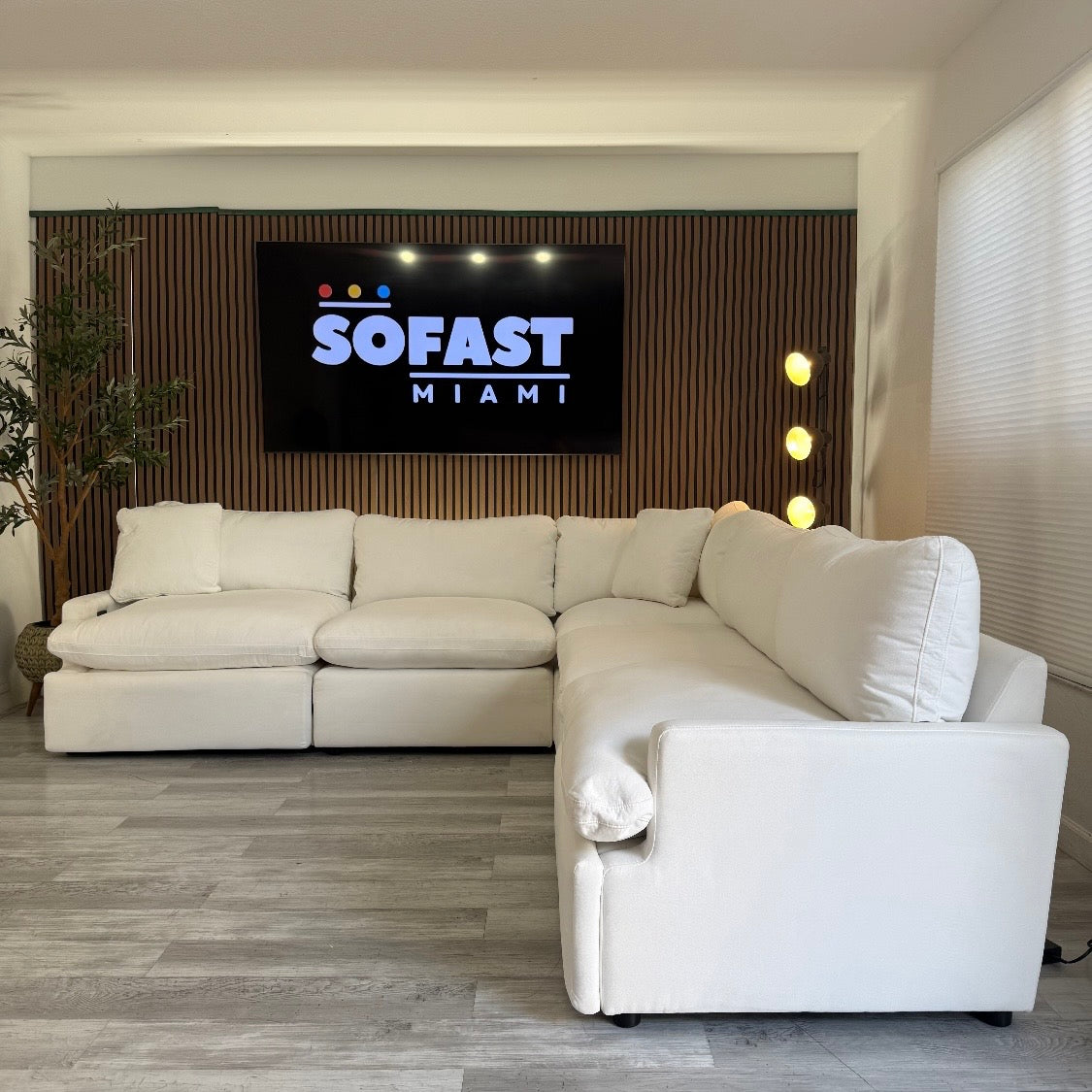 Skye Sectional – White