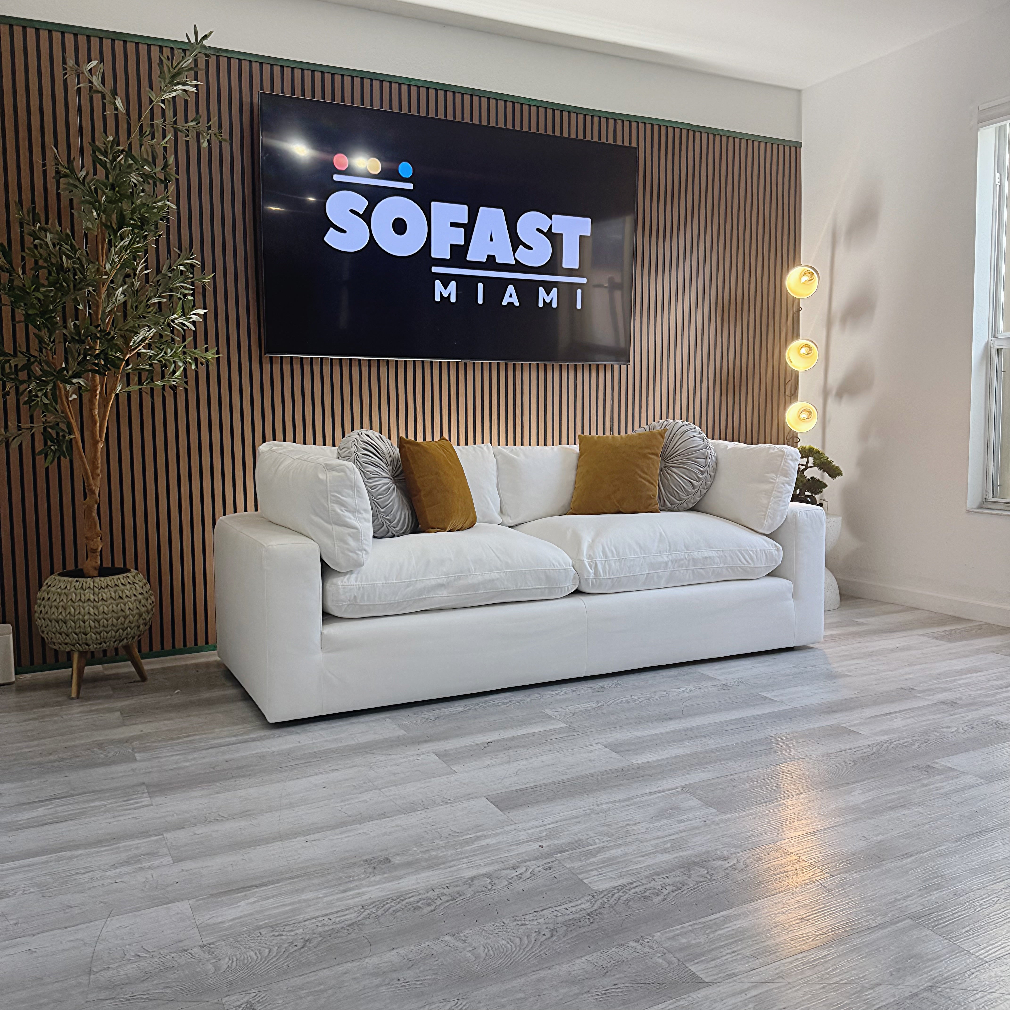 Loveseat Cloud – White Performance Fabric