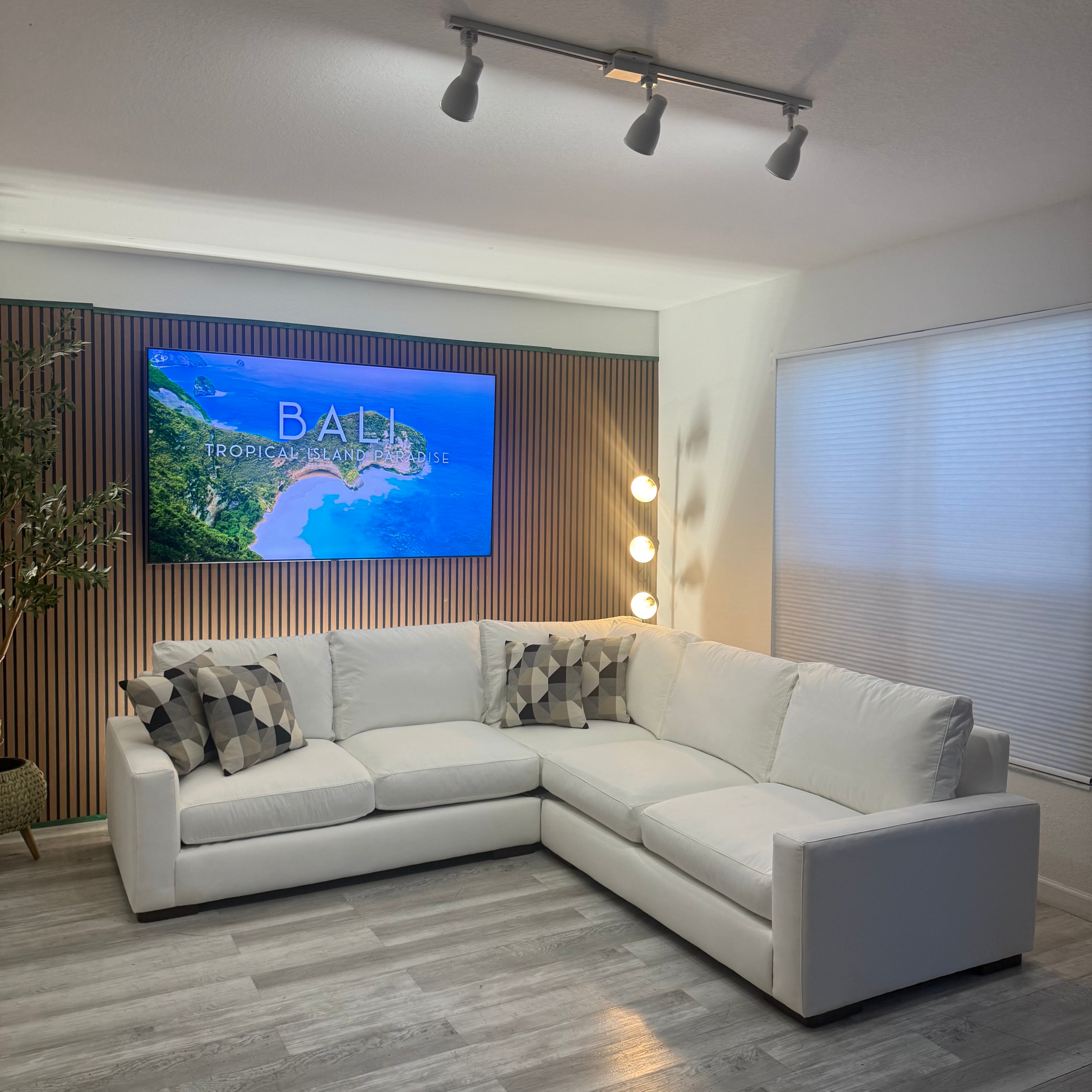 Sectional White | Edgewater Suave