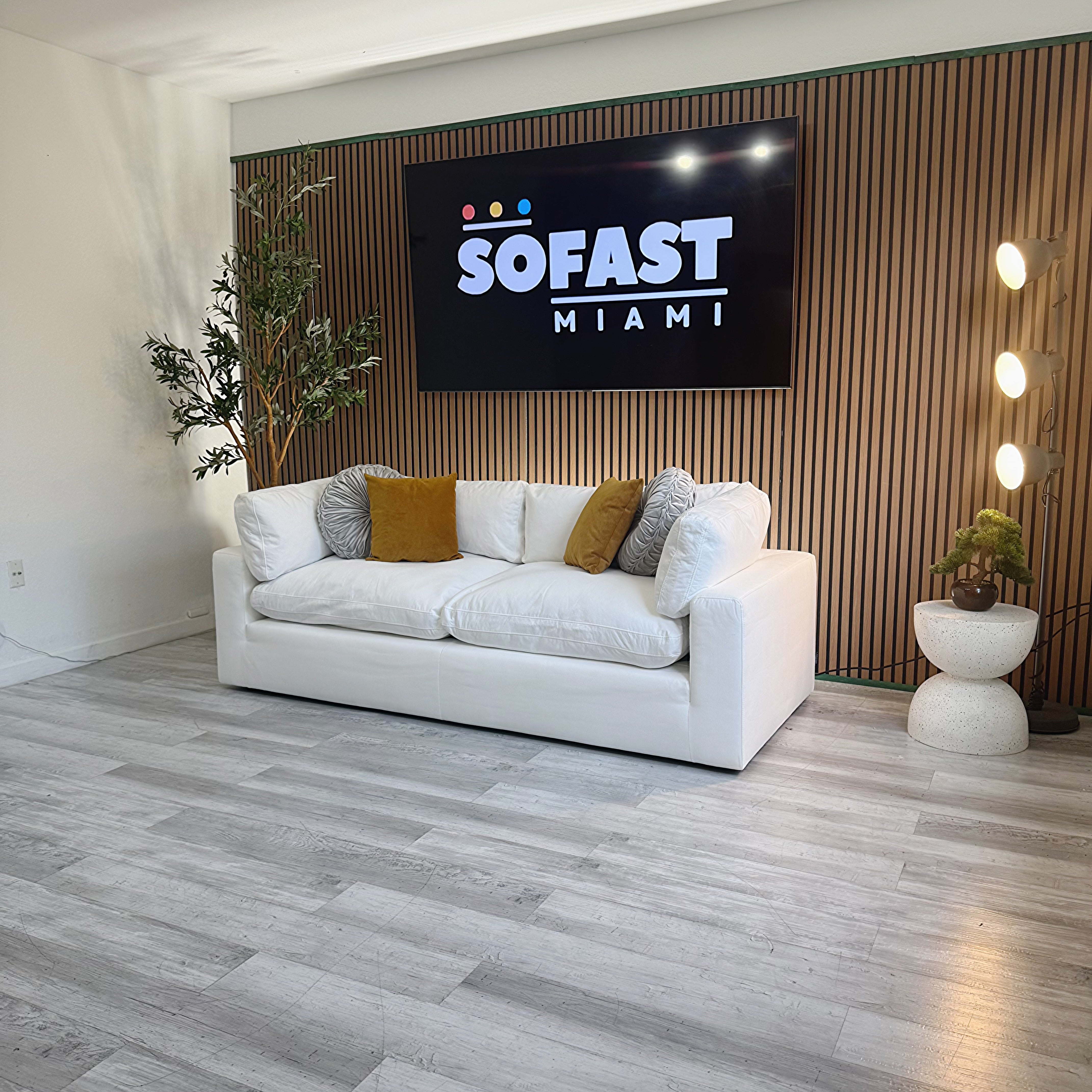 Loveseat Cloud – White Performance Fabric
