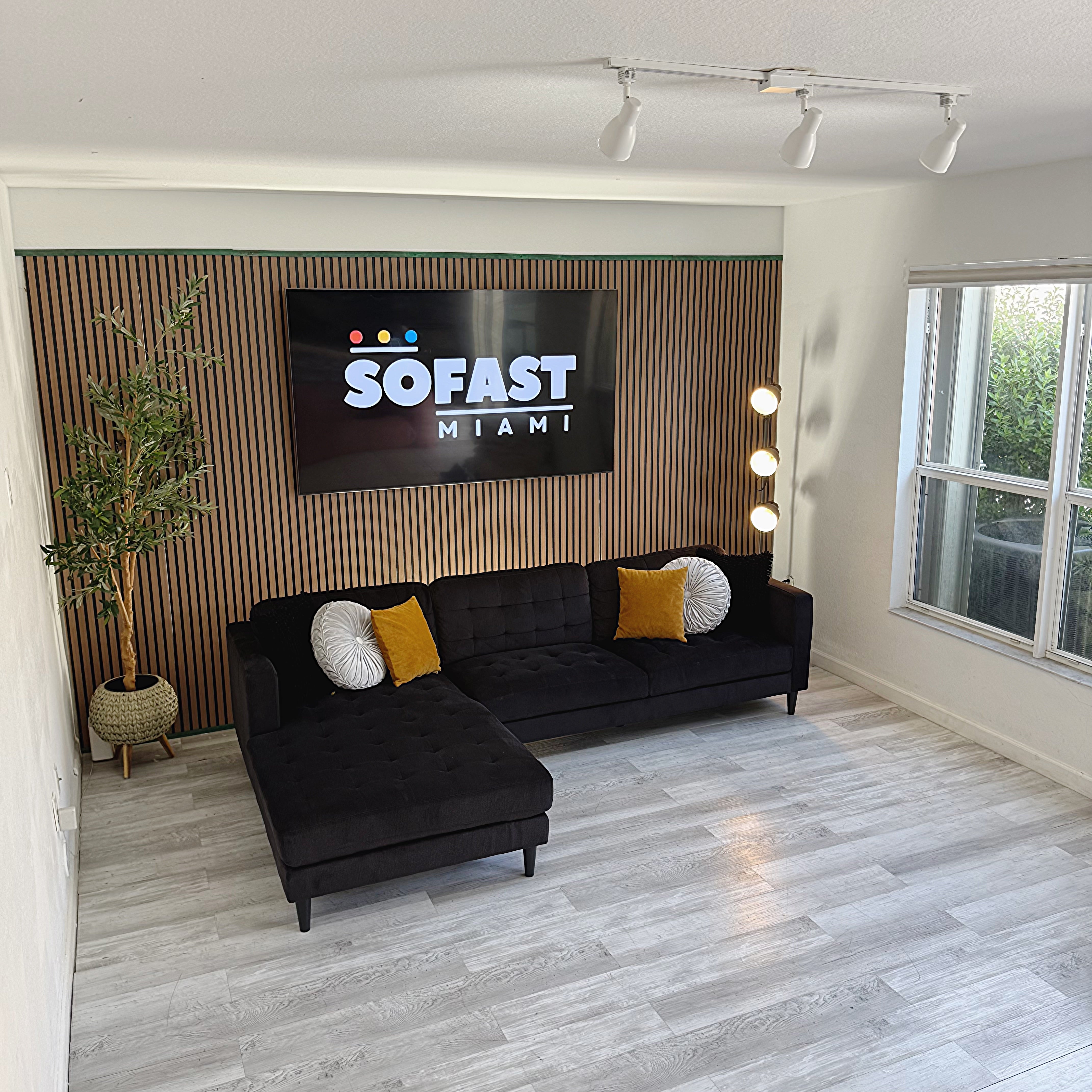 Sectional Couch, Right Chaise – City Furniture