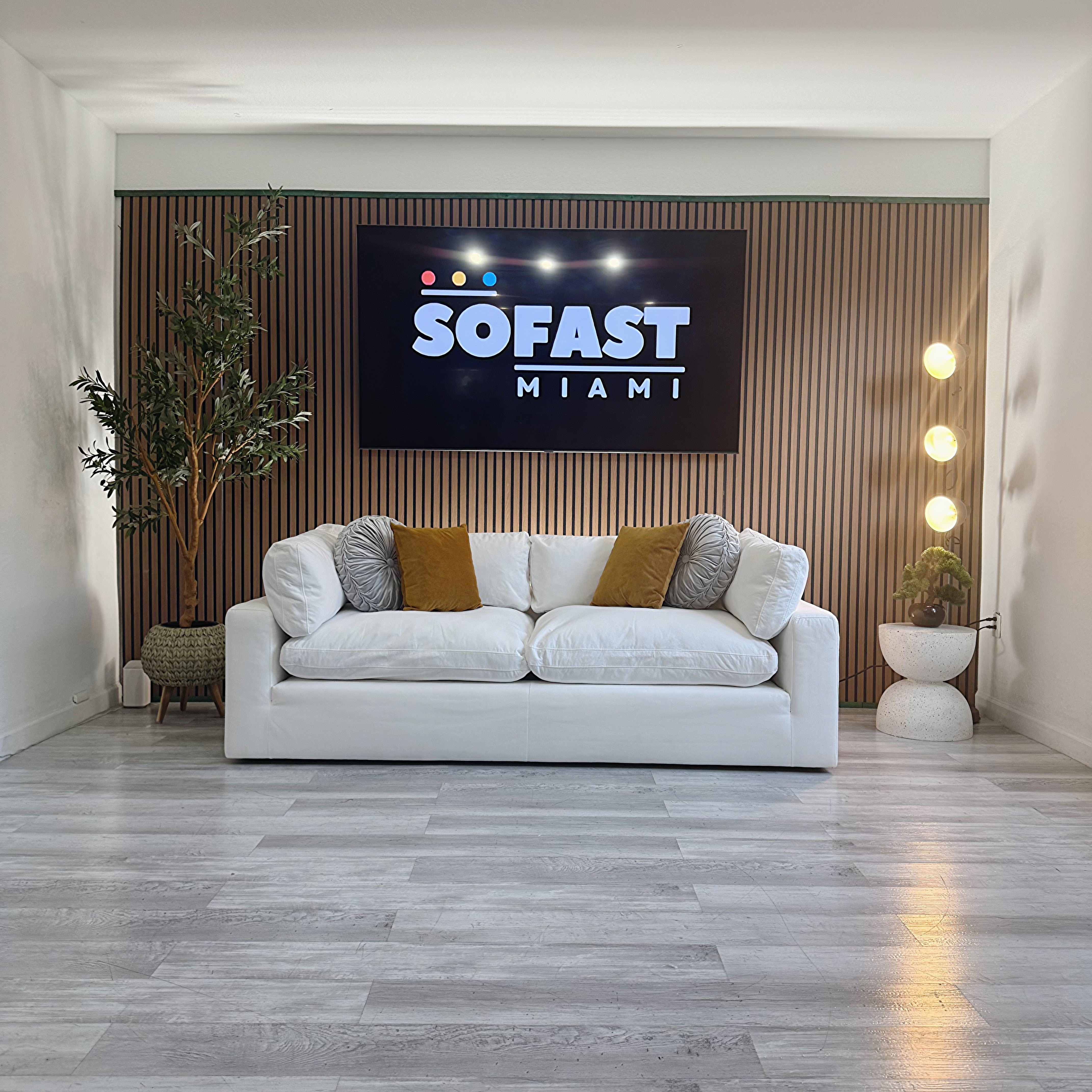 Loveseat Cloud – White Performance Fabric