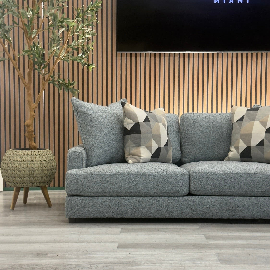 Sectional Couch Gray Fabric