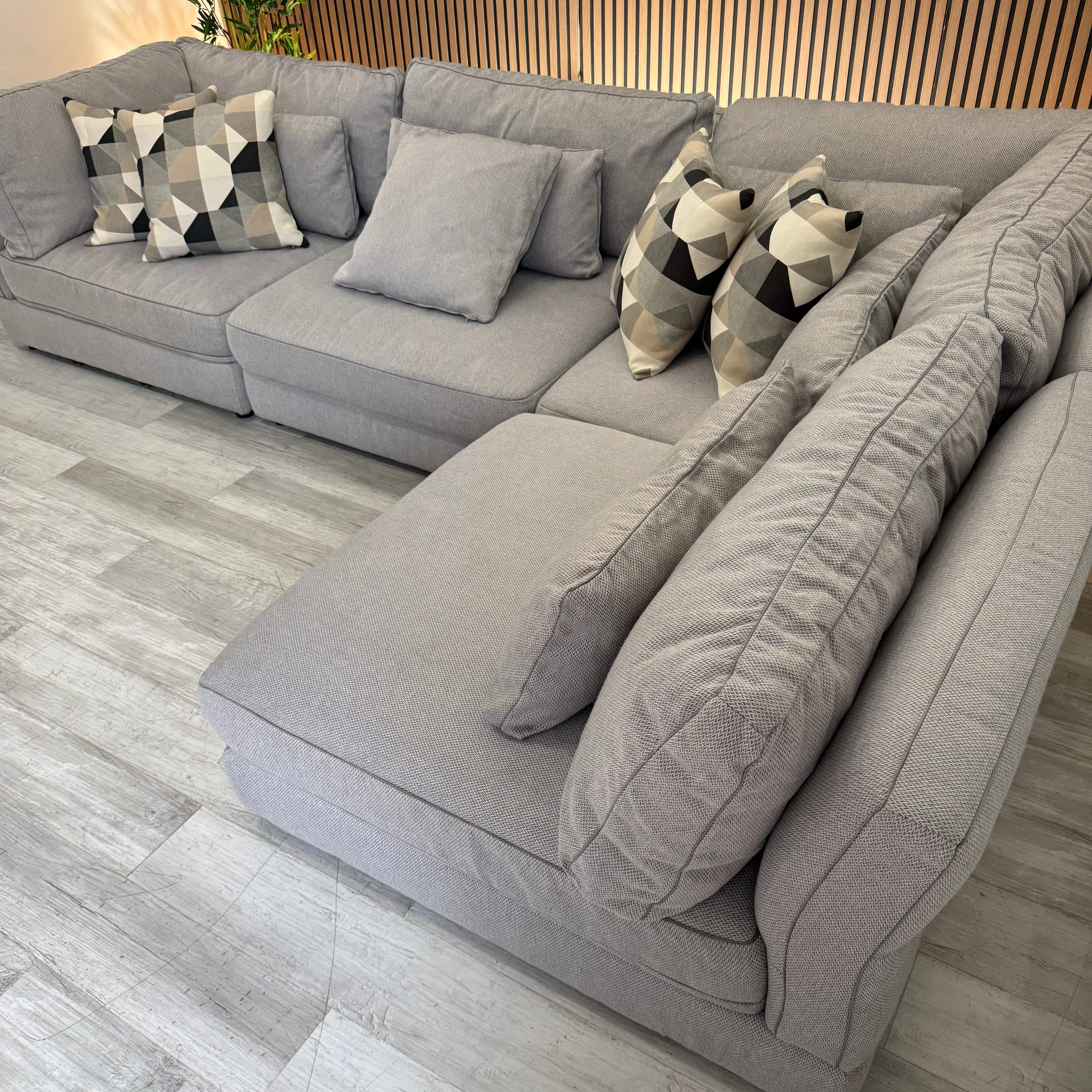 Sectional Modular Couch – Light Gray