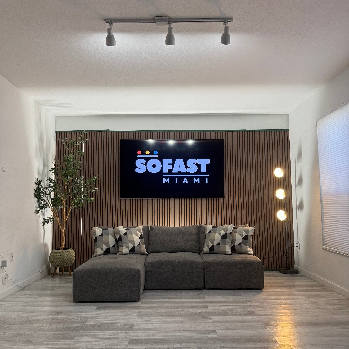 Modular Sectional – Dark Gray Fabric – Good Condition