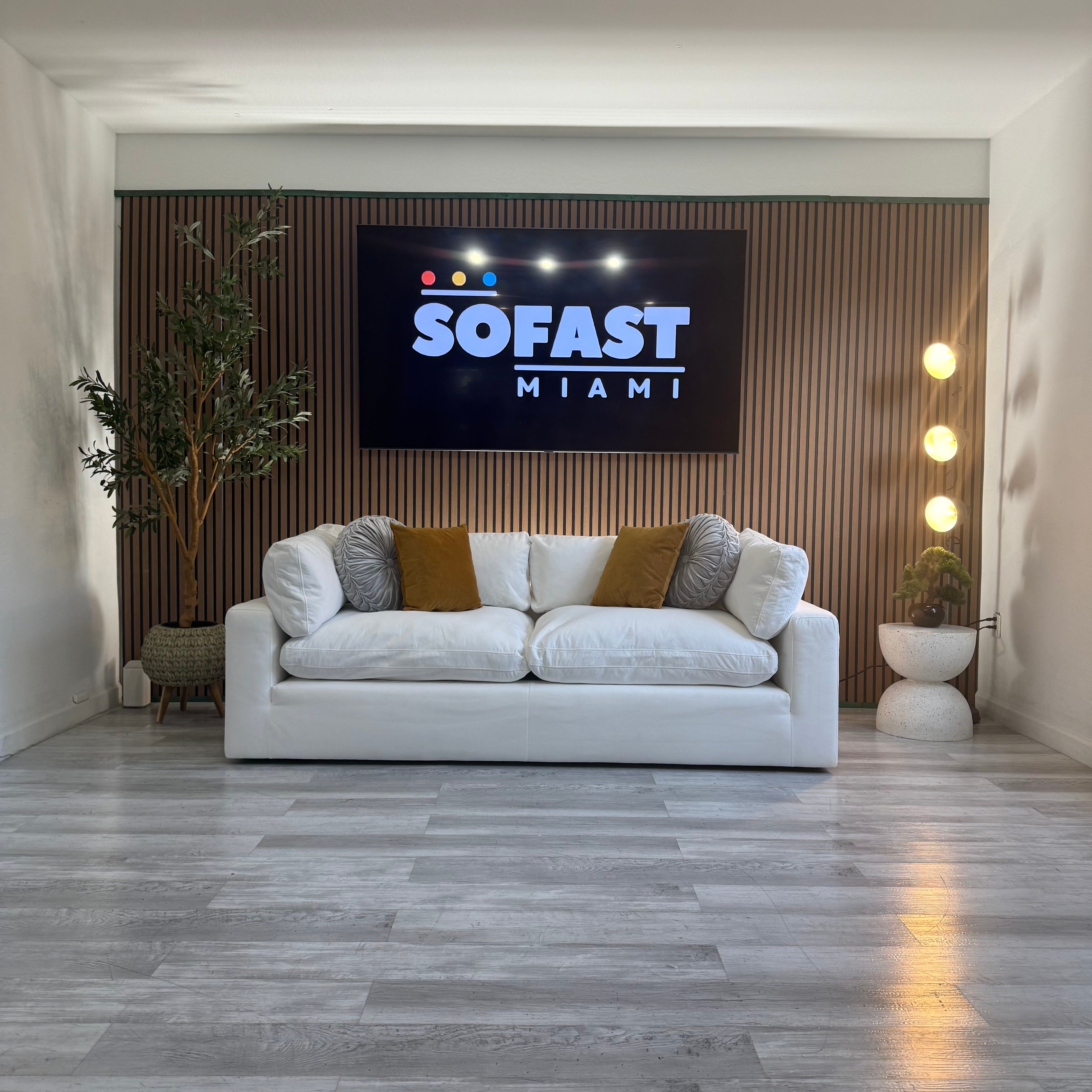 Loveseat Cloud – White Performance Fabric