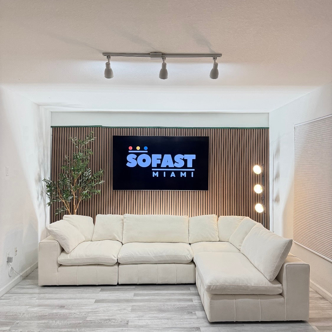 Modular Sectional – Cruz White – Like New