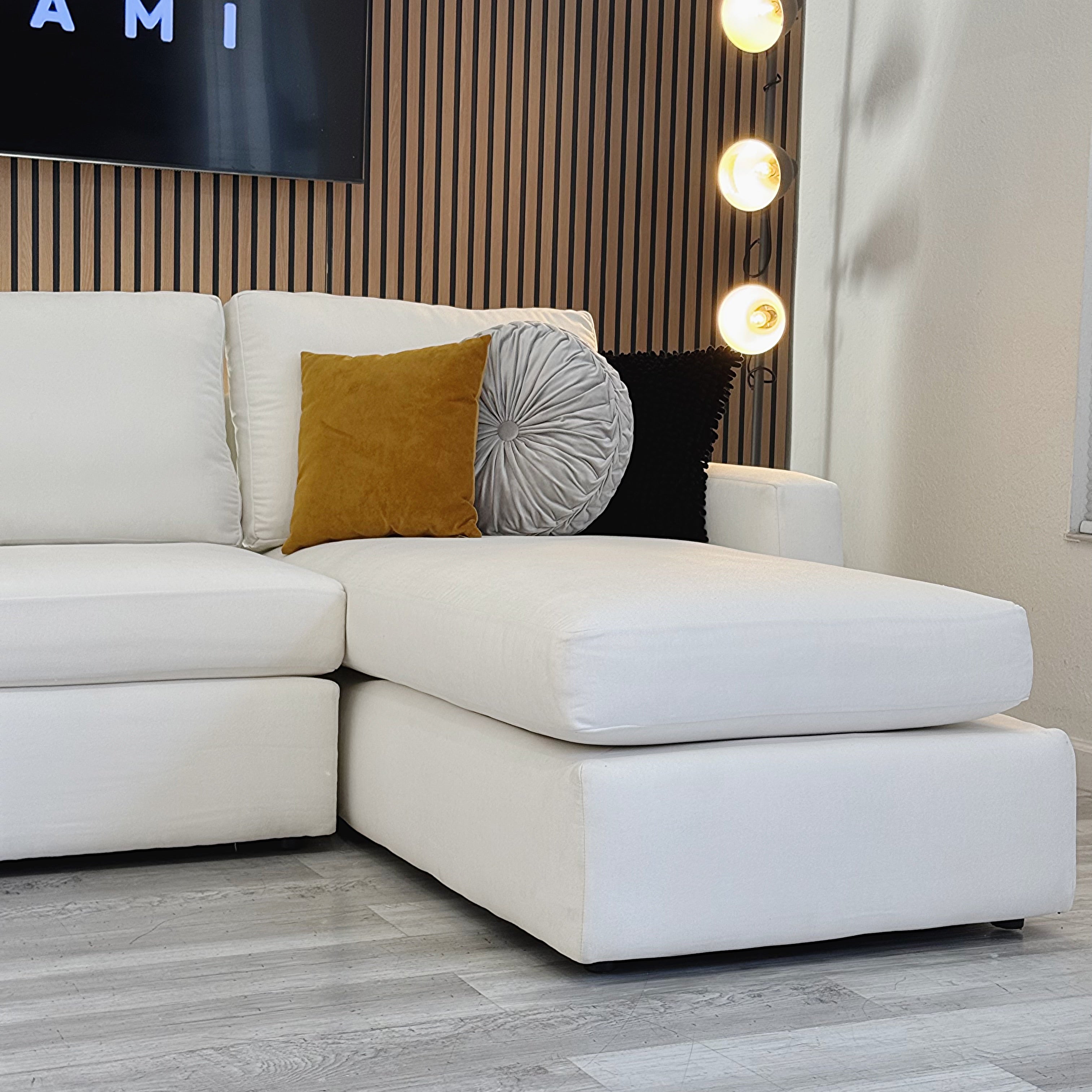 Sectional Couch – 3 Pieces – Off White