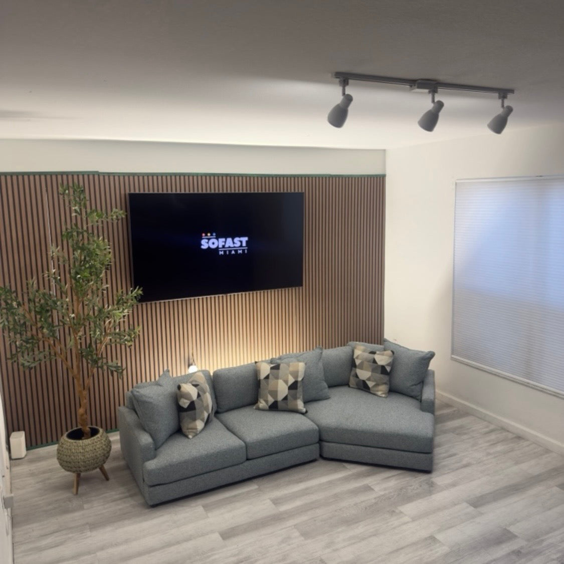 Sectional Couch Gray Fabric