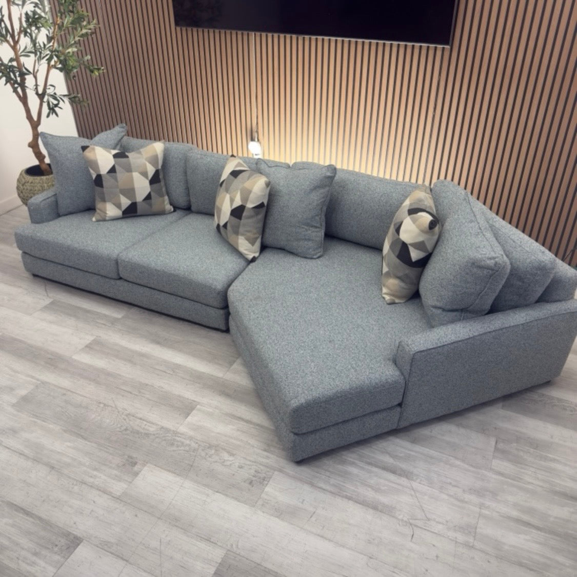 Sectional Couch Gray Fabric